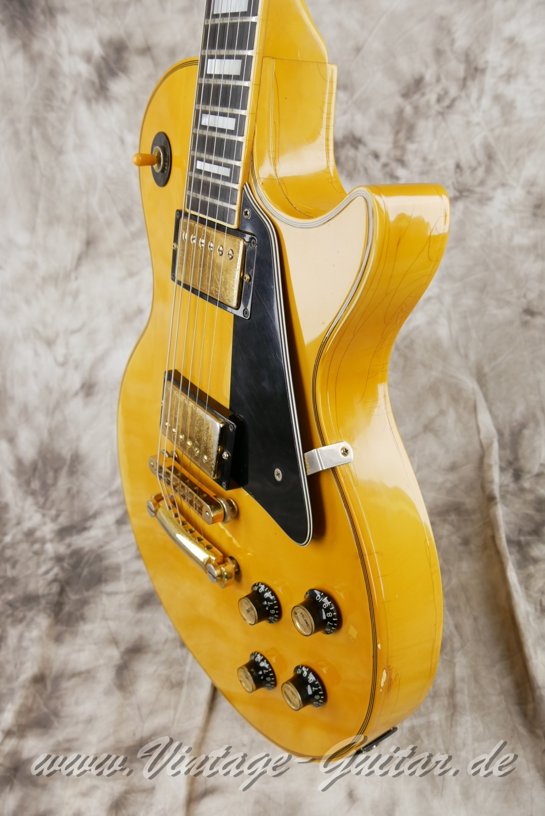 Gibson_Les Paul_Custom_alpine_white_1977-010.JPG